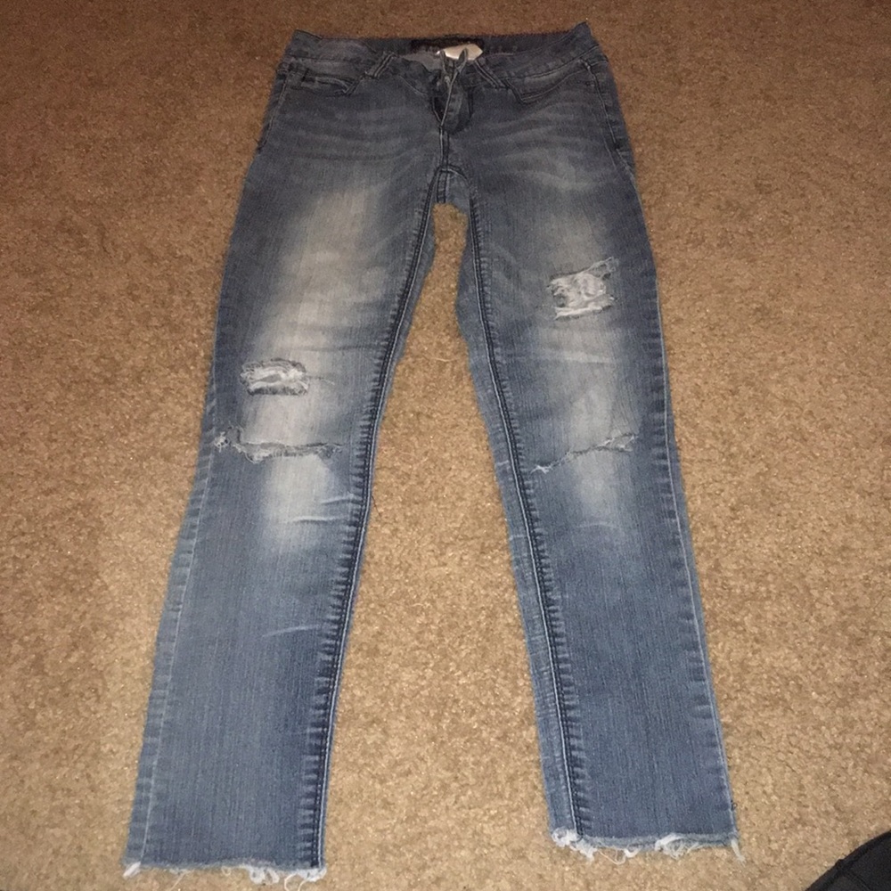 Waist high ripped jeans (1)